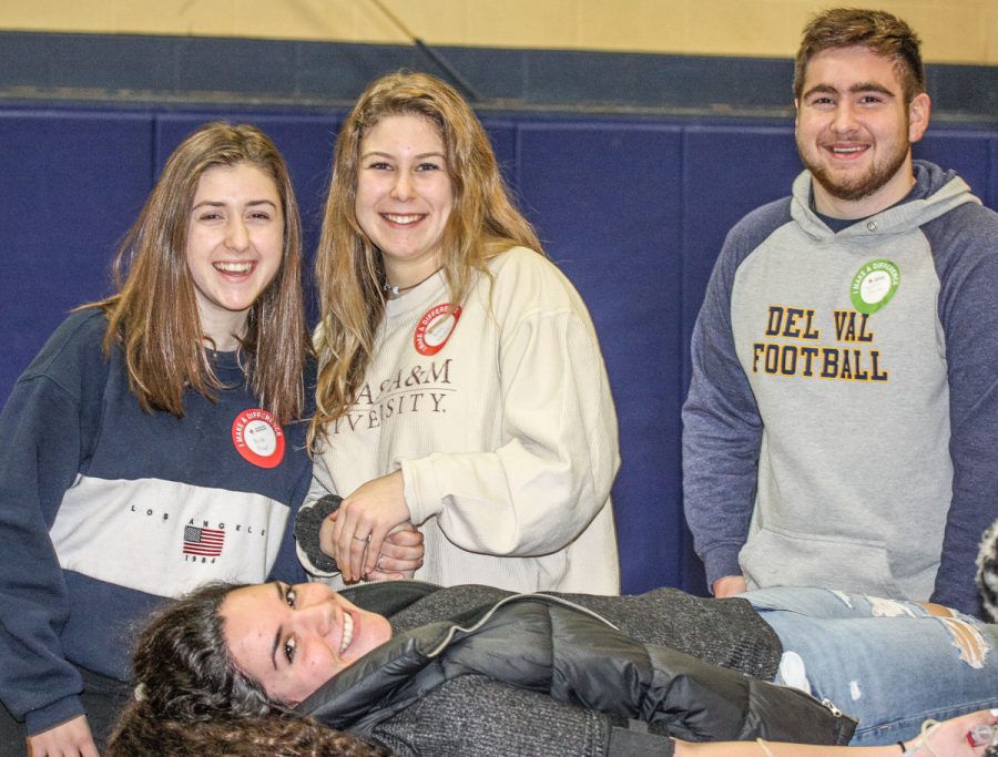 Del Val donates to American Red Cross