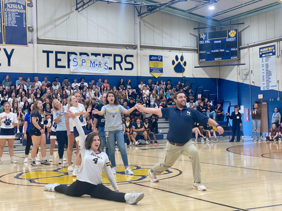 Next, the staff and student dance off began. Each team was able to nominate a teammate to select a staff member to dance with. Each student and staff member choreographed a few moves and performed the routines for the school.
