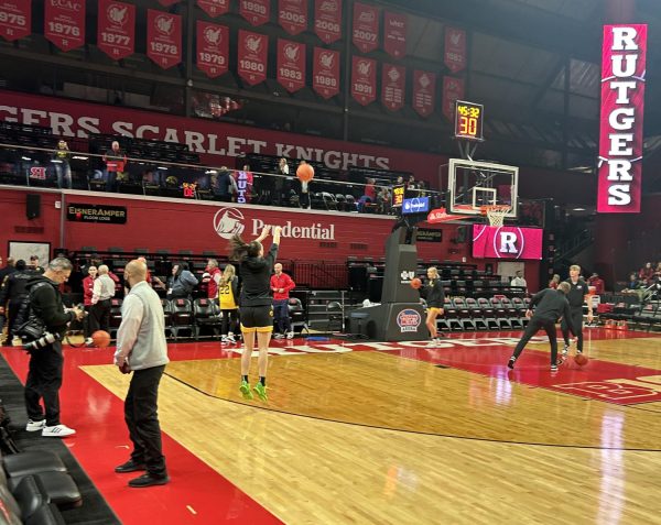 Caitlin Clark warms up for game against Rutgers