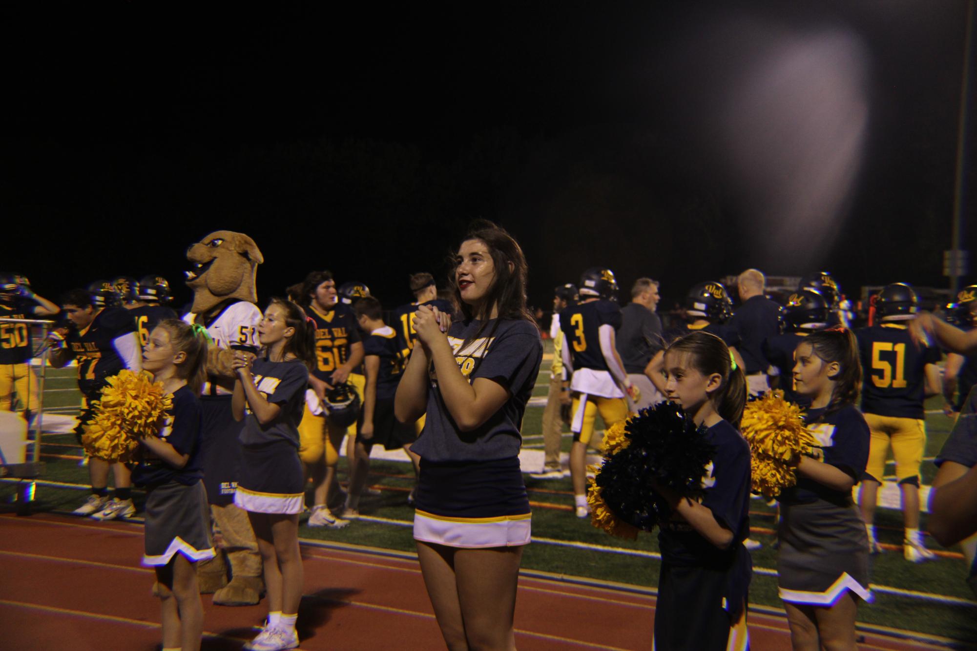 Del Val celebrates football, cheerleading Youth Night