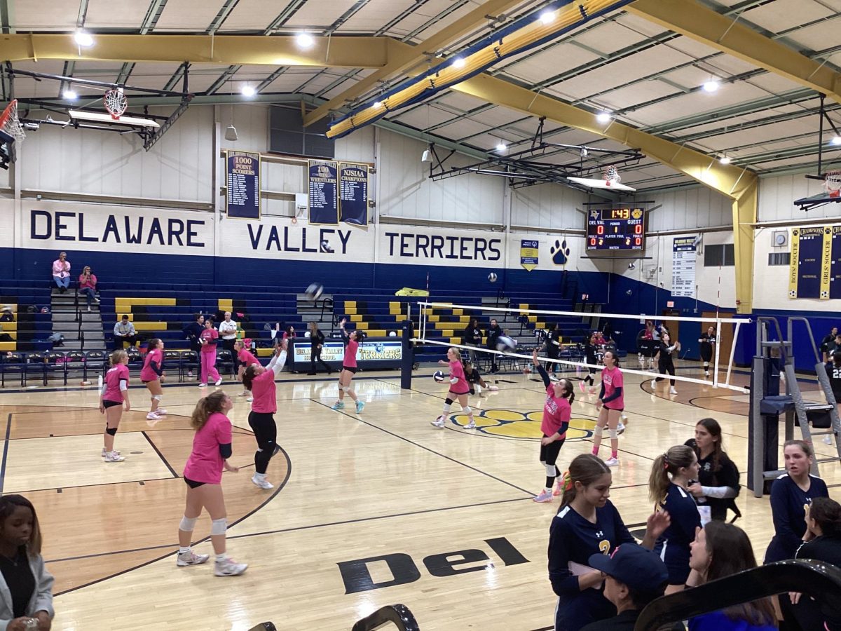 Del Val Terriers warming up for their game.