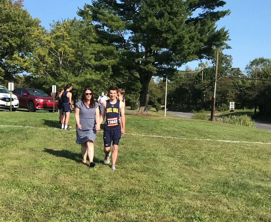 Del Val’s runners take off on Senior Night