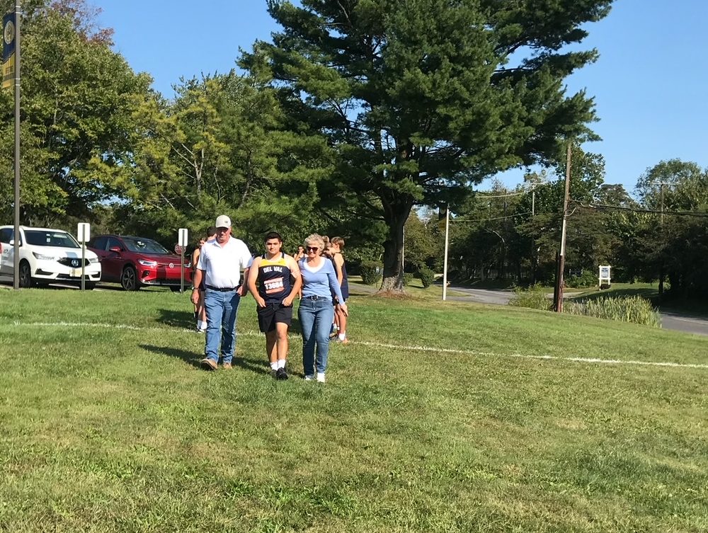 Del Val’s runners take off on Senior Night