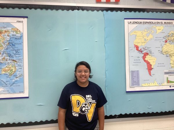 Vanessa Jacinto pushes students to be the best version of themselves through her Spanish tutoring program.