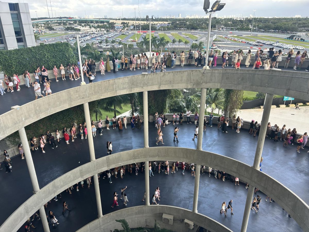 Fans waited in long lines to buy Taylor Swift's merch in Miami, but many left empty handed due to poor planning.