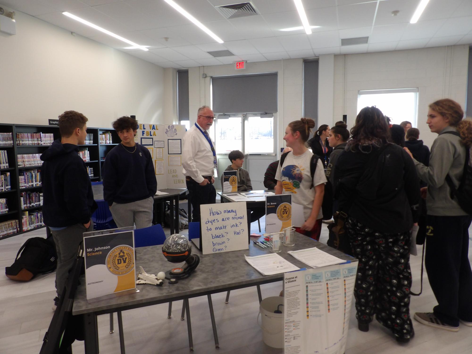 Del Val hosts annual Course Fair