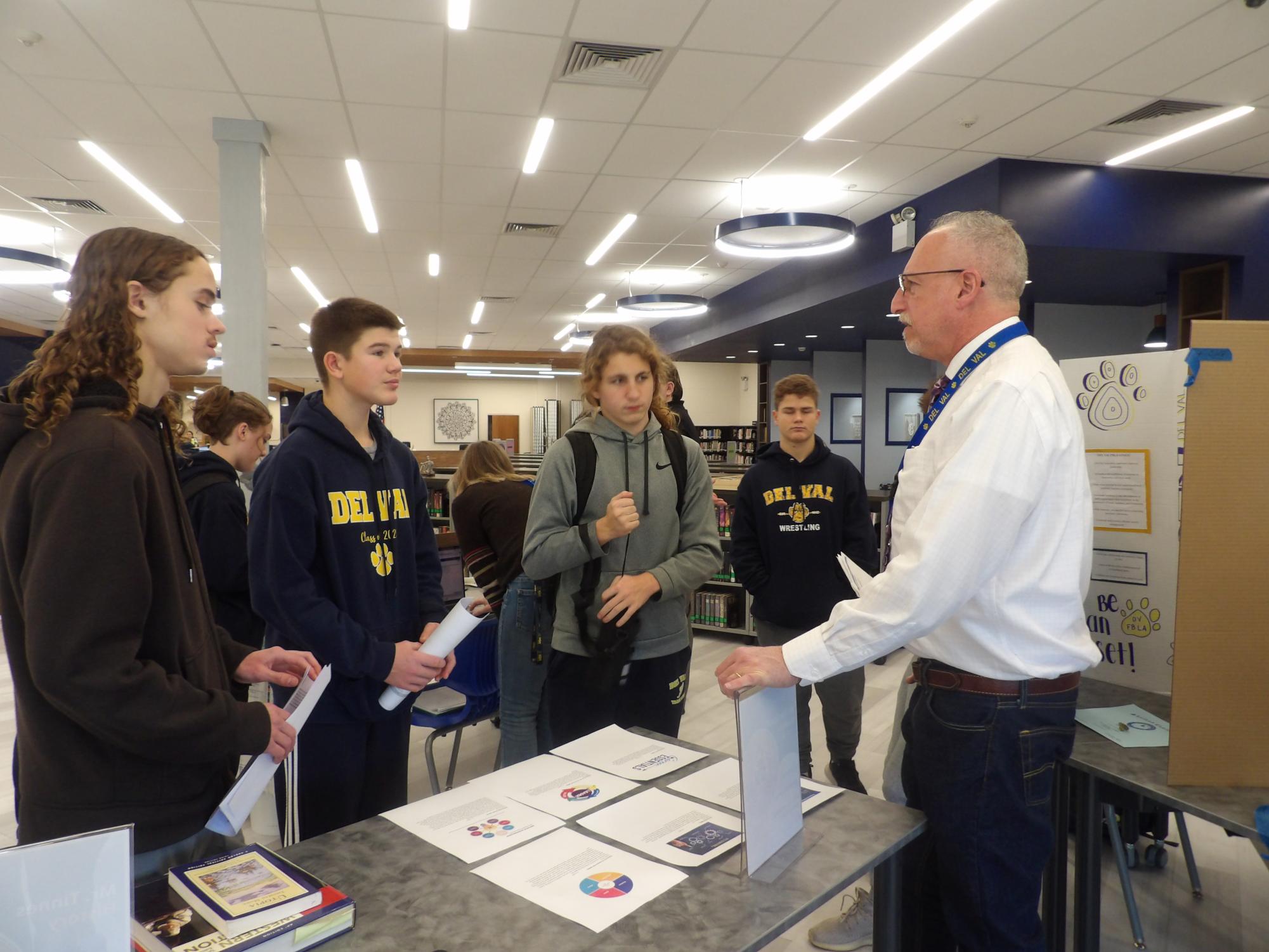 Del Val hosts annual Course Fair