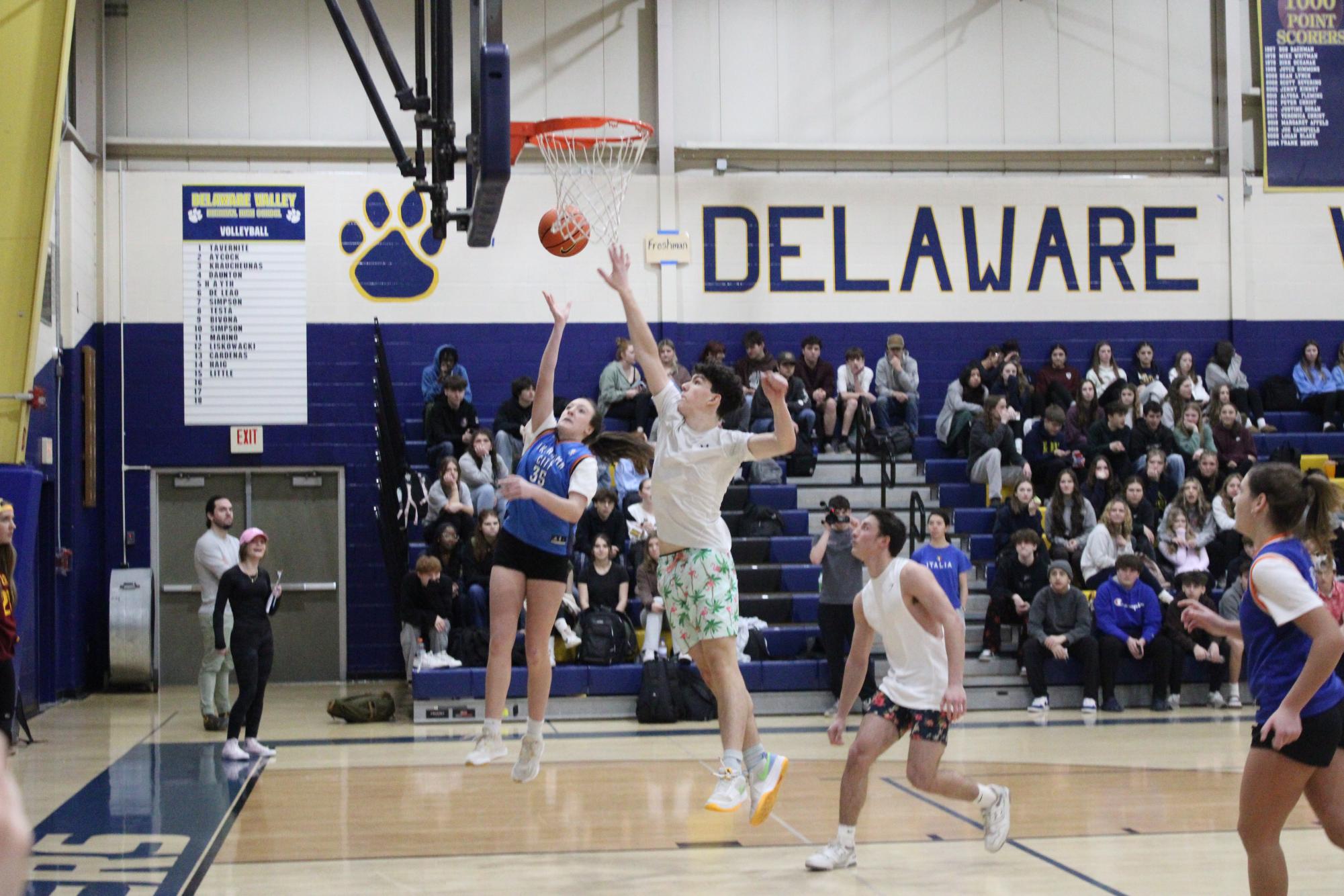 Del Val students slam dunk hunger