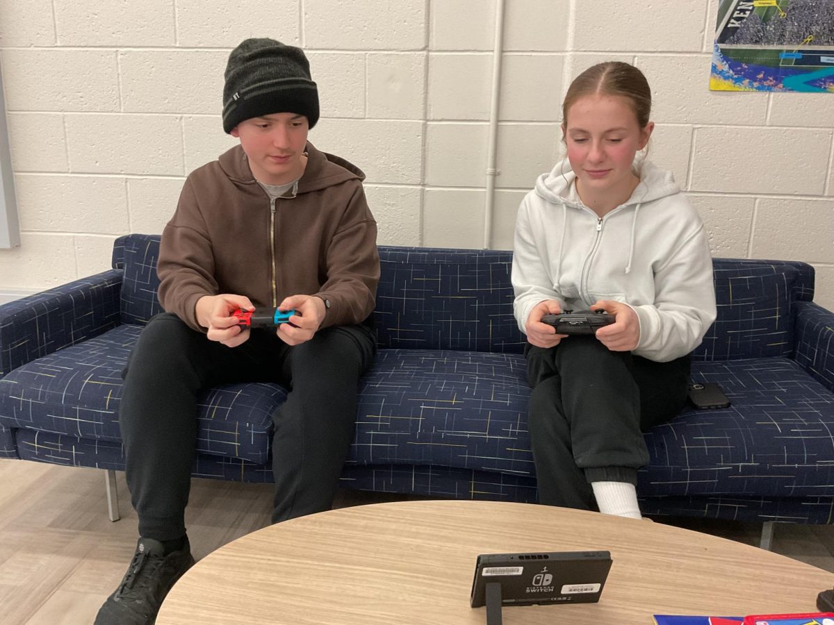 Del Val students play on the Nintendo Switches that have recently been made available in The Commons.