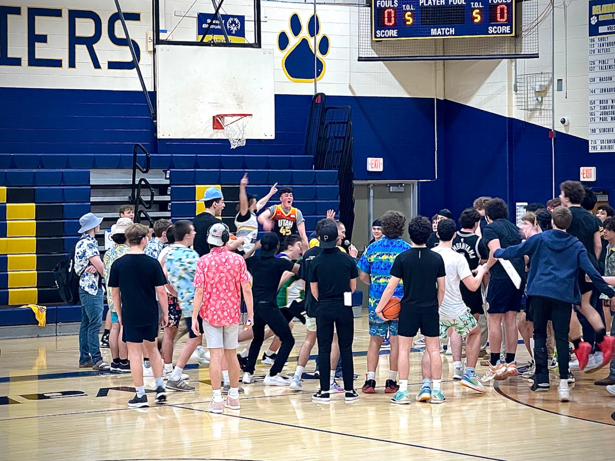 Games became more competitive as they got closer and closer to the finals. Each point was a step in the right direction for the teams. The Fritsche brothers played a close game, with Willy Fritsche beating his younger brother by one point. 