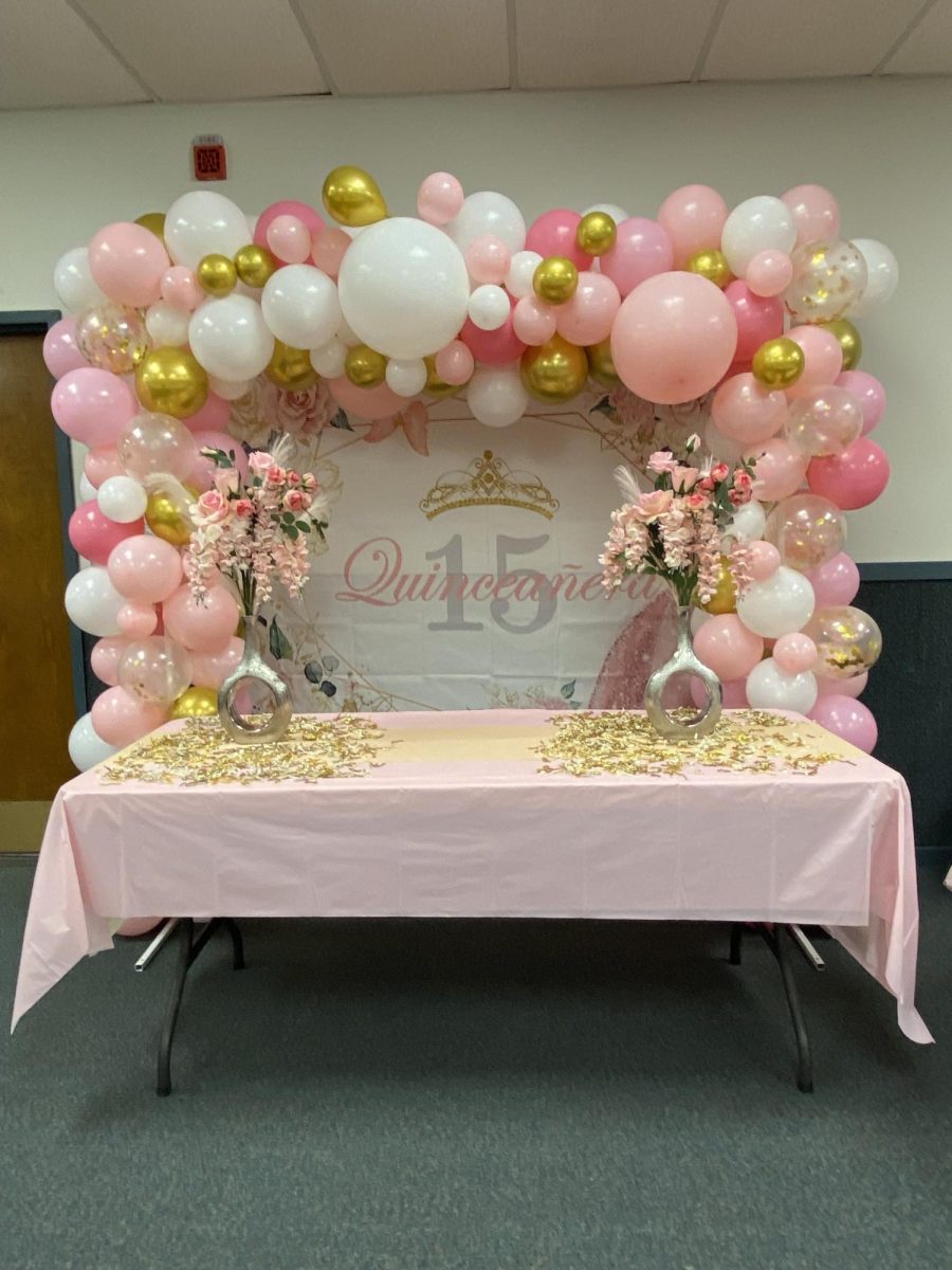 Table for the cake at Yulissa’s Quinceañera 