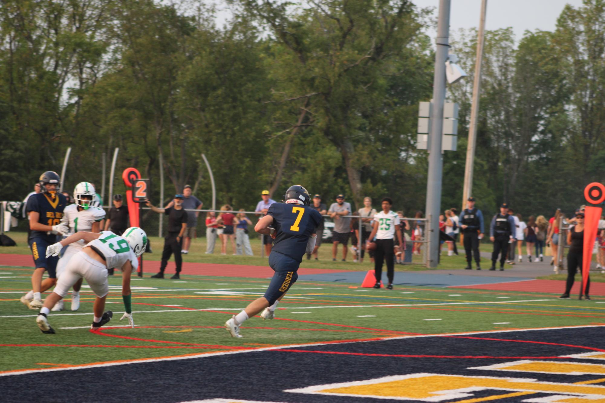 Del Val football shuts out South Plainfield