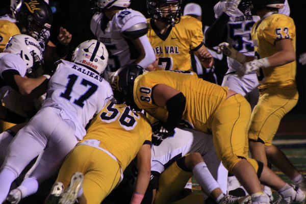 Del Val and A.L. Johnson both played their best in an intense game. The game came down to the final plays.