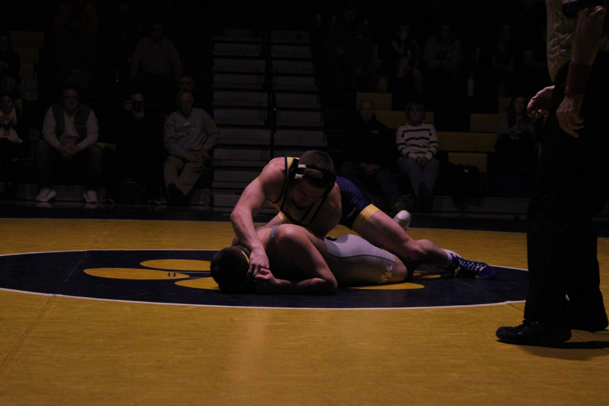 Del Val Wrestling finishes record-breaking regular season