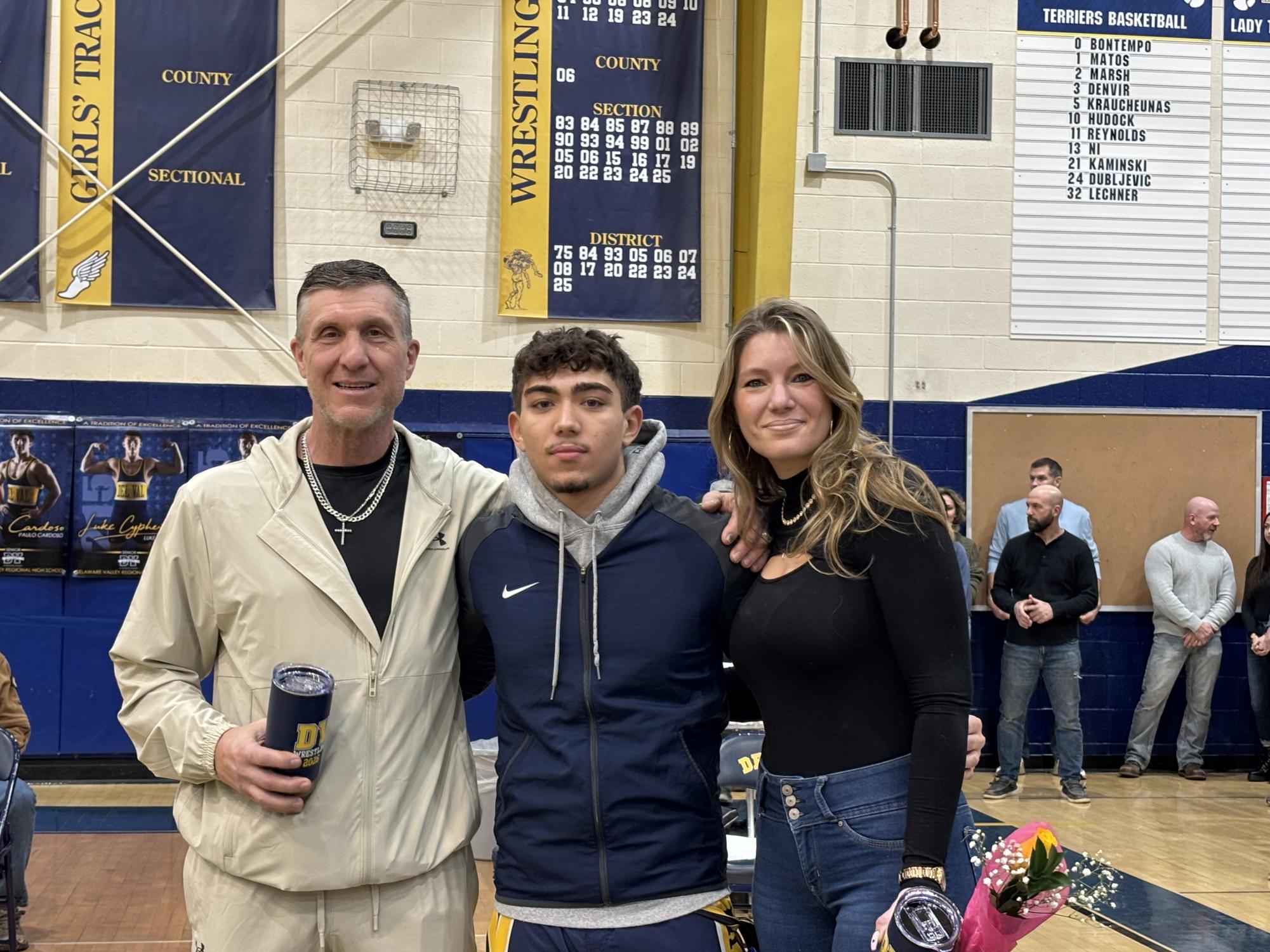 Del Val wrestling team celebrates 2025-26 seniors