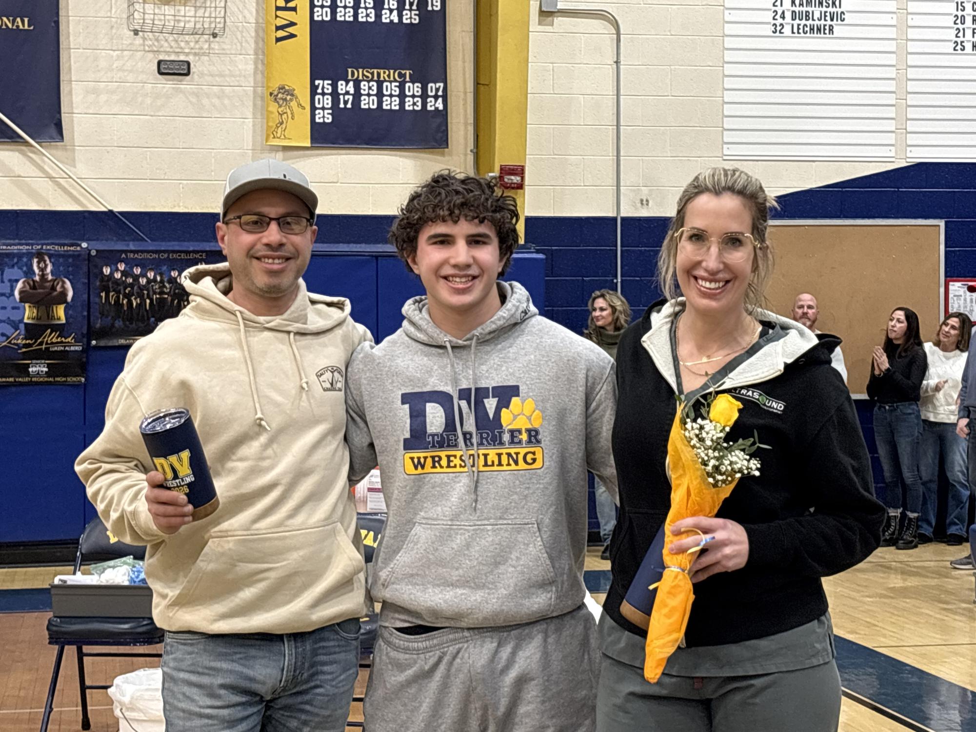 Del Val wrestling team celebrates 2025-26 seniors