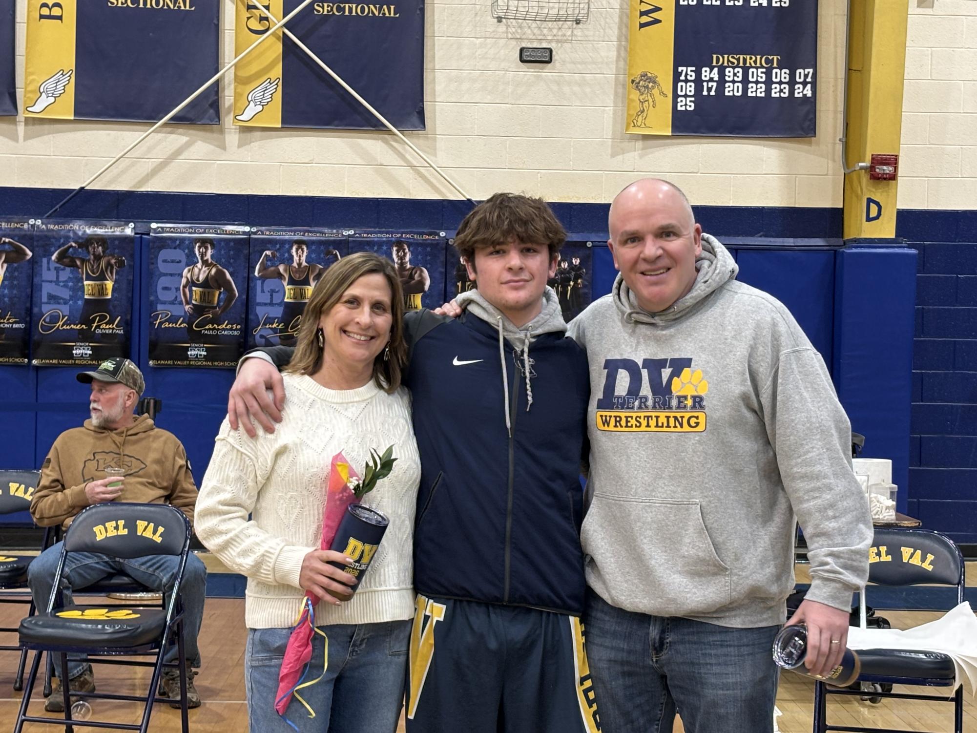 Del Val wrestling team celebrates 2025-26 seniors