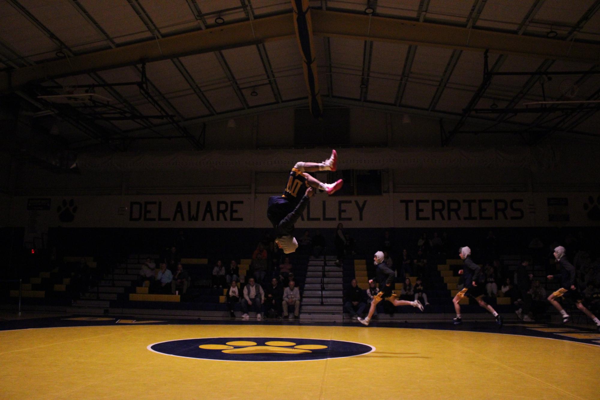 Del Val Wrestling finishes record-breaking regular season