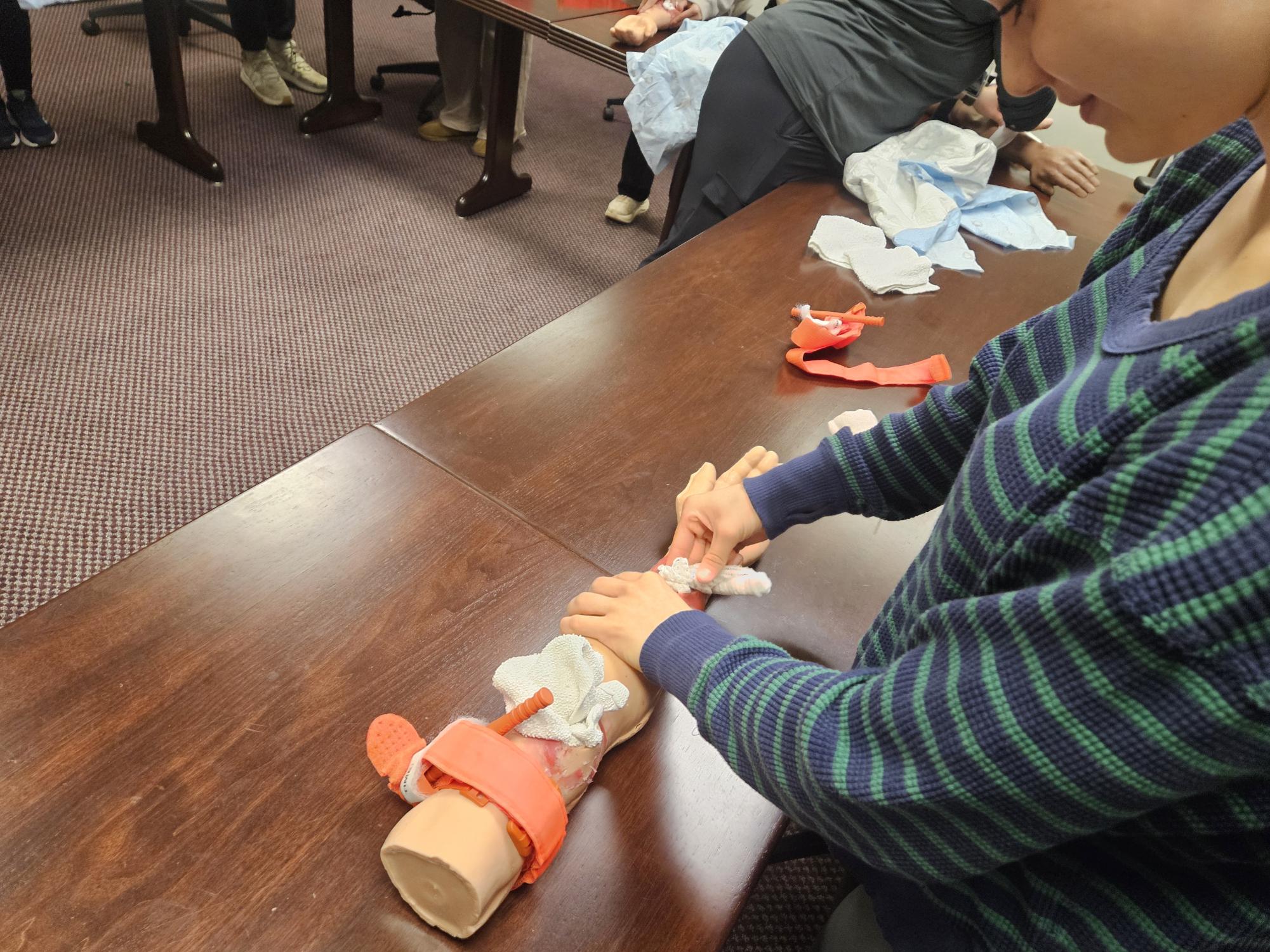 Biomedical Academy students participate in St. Luke’s hands-on day