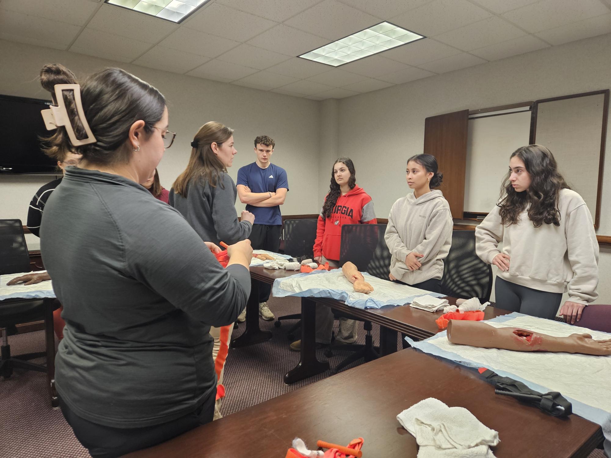 Biomedical Academy students participate in St. Luke’s hands-on day
