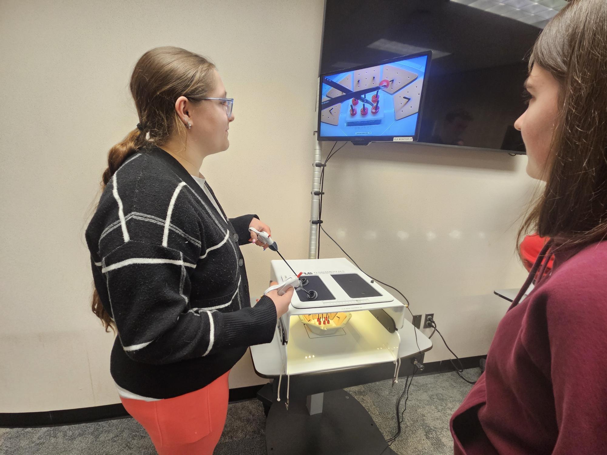 Biomedical Academy students participate in St. Luke’s hands-on day