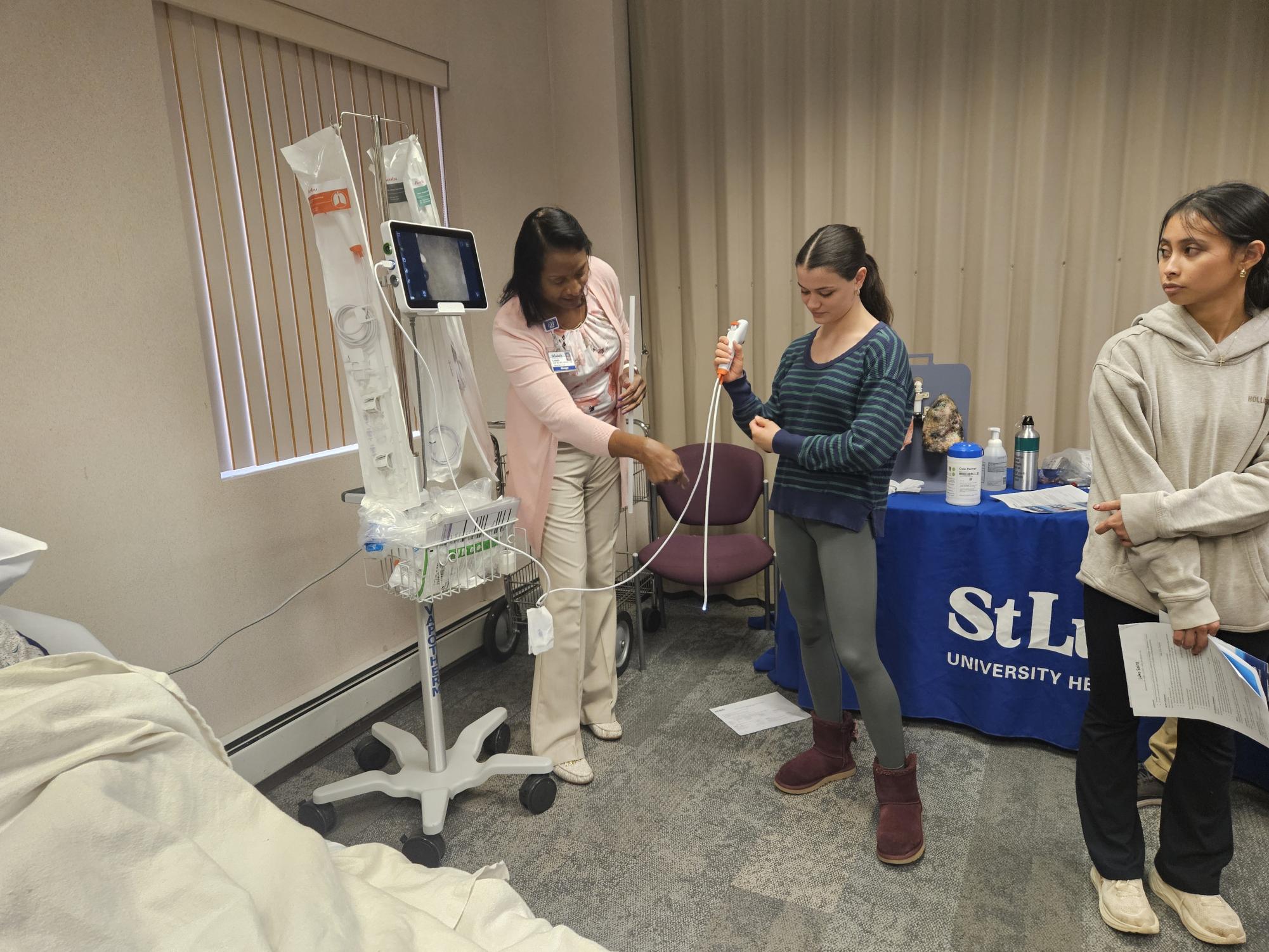 Biomedical Academy students participate in St. Luke’s hands-on day