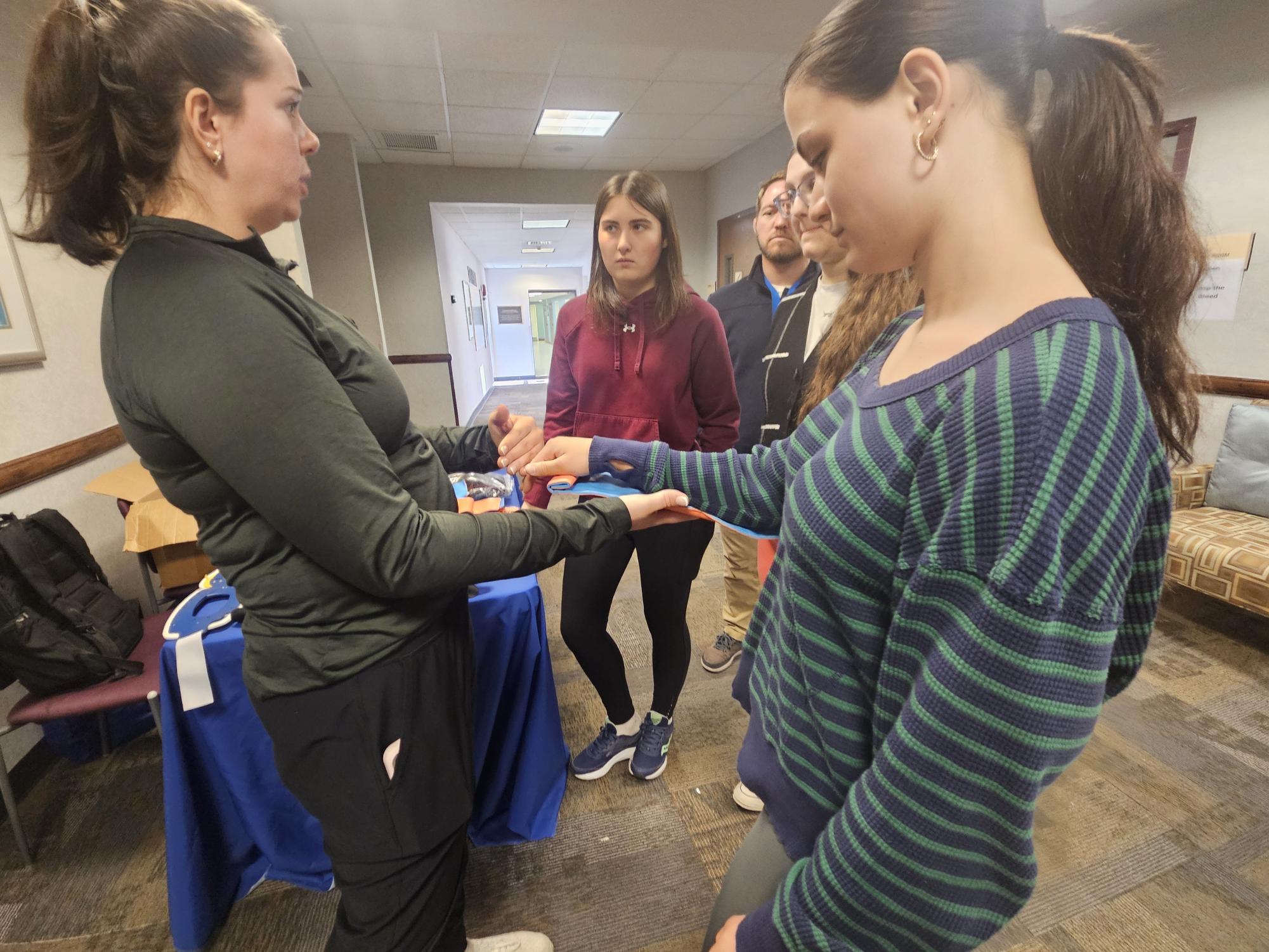 Biomedical Academy students participate in St. Luke’s hands-on day