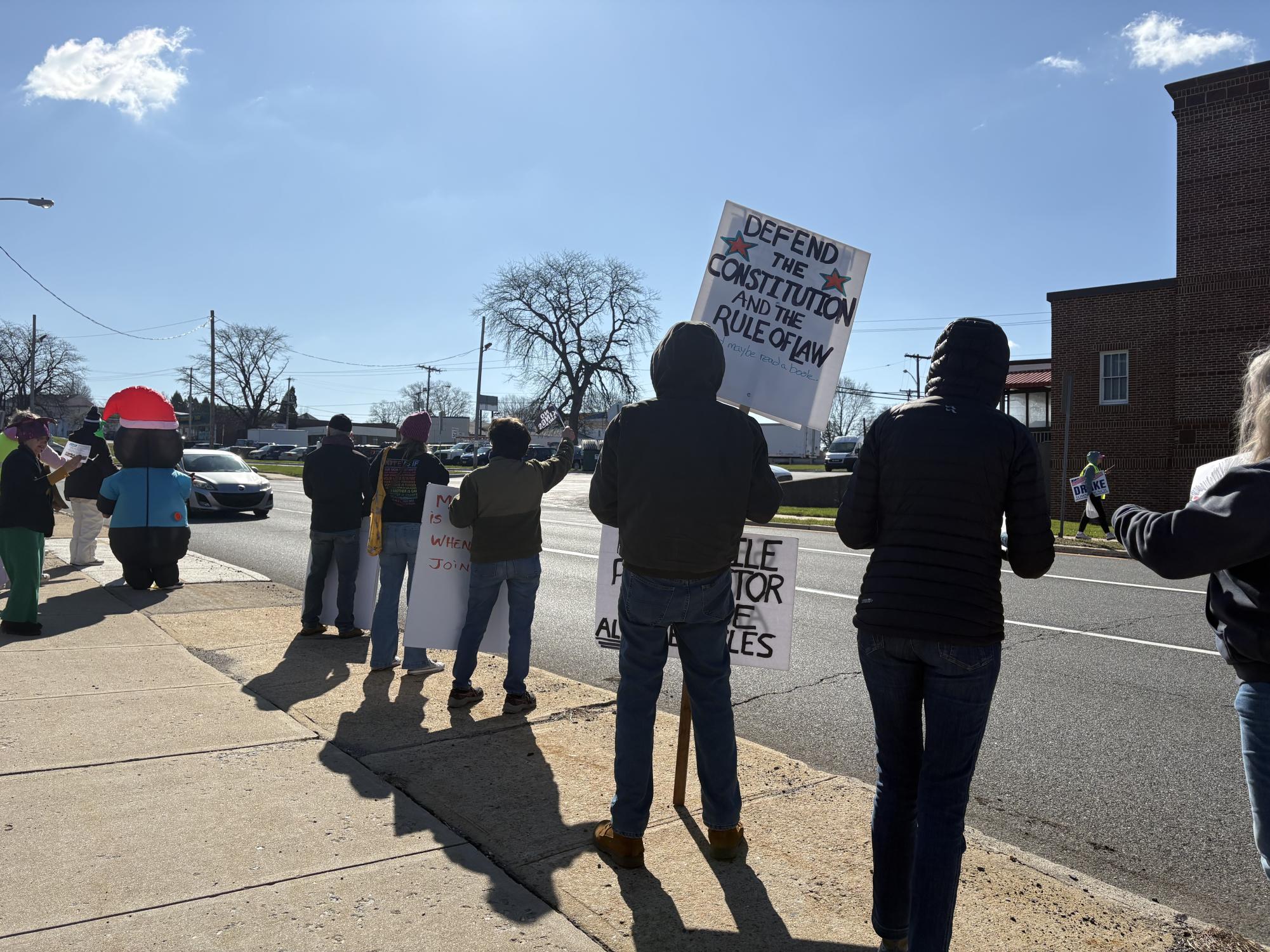 Freshman reporter Amelia Carpenter visited two No Kings protests on Saturday, March 28. While on site, Carpenter spoke with the organizers of the events to learn more about their cause.