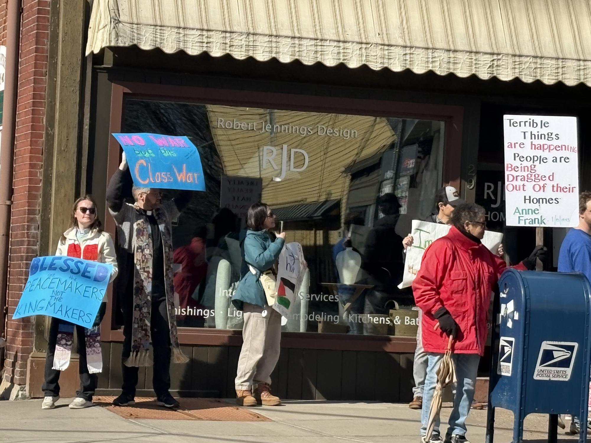 Freshman reporter Amelia Carpenter visited two No Kings protests on Saturday, March 28. While on site, Carpenter spoke with the organizers of the events to learn more about their cause.