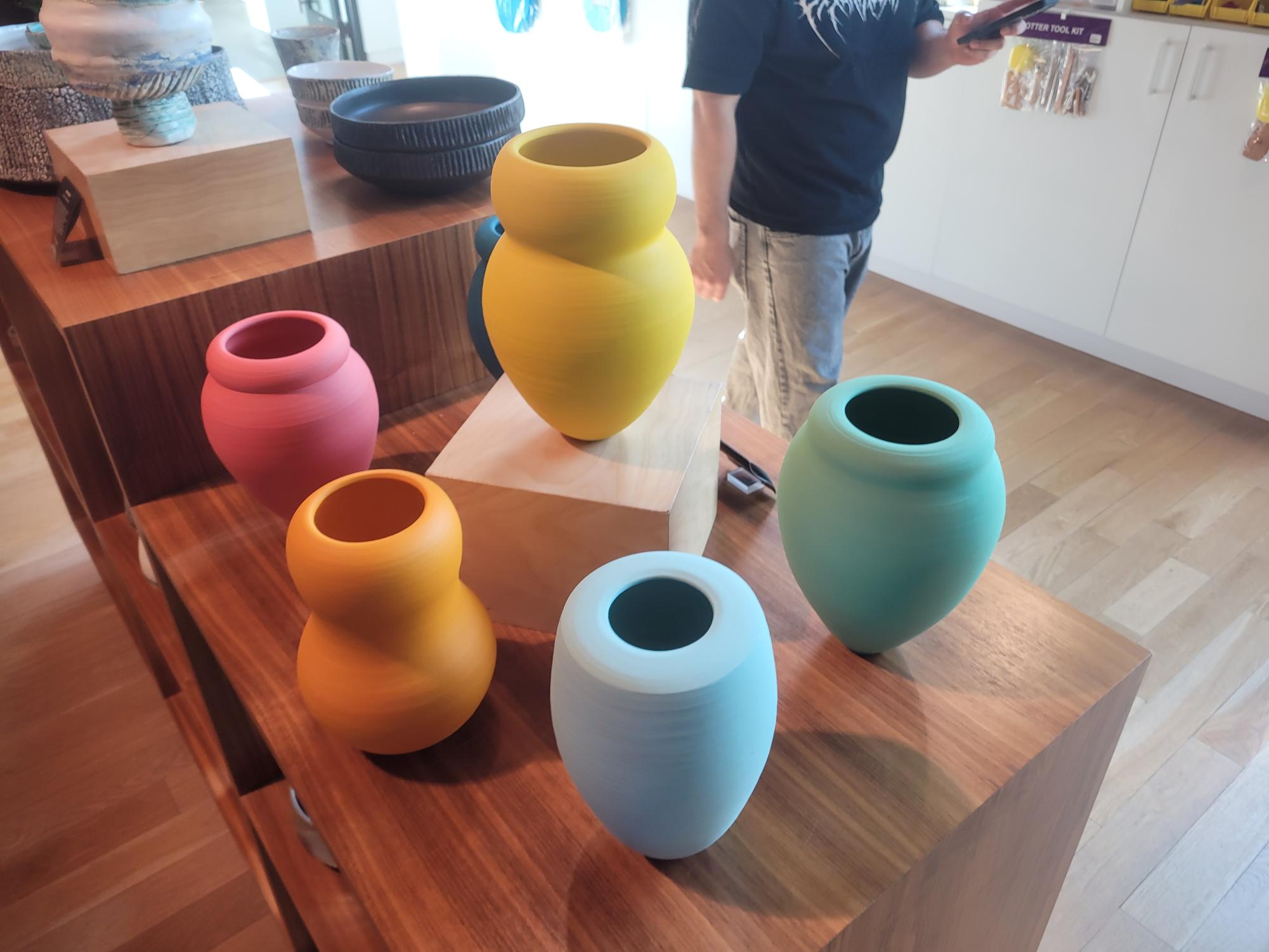 Del Val's art program brings art students to Philadelphia to visit the Philadelphia Museum of Art, the Clay Studio and a glass blowing class at Tyler School in Temple University. 