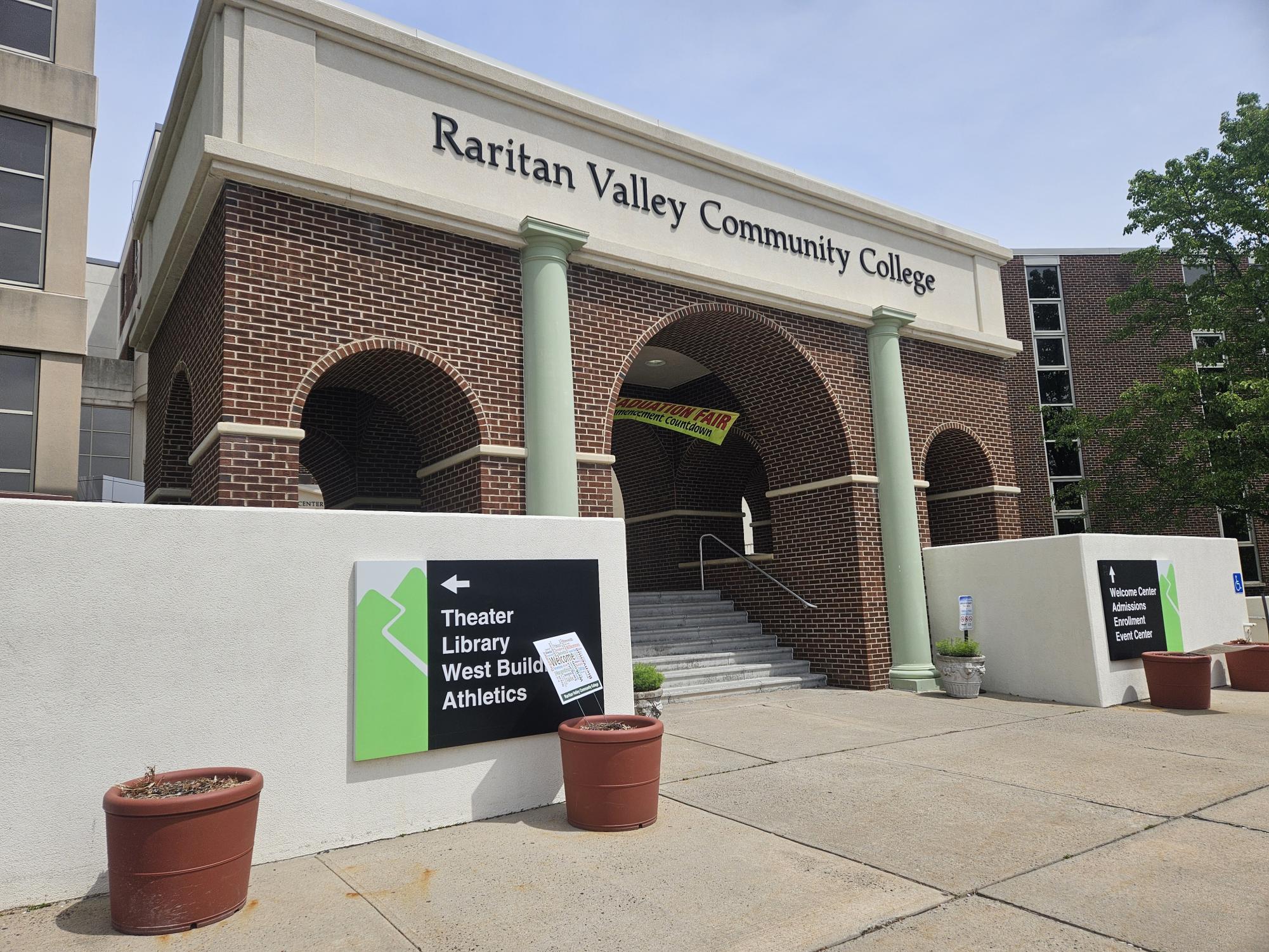 Slideshow: RVCC introduces Latino students to college process