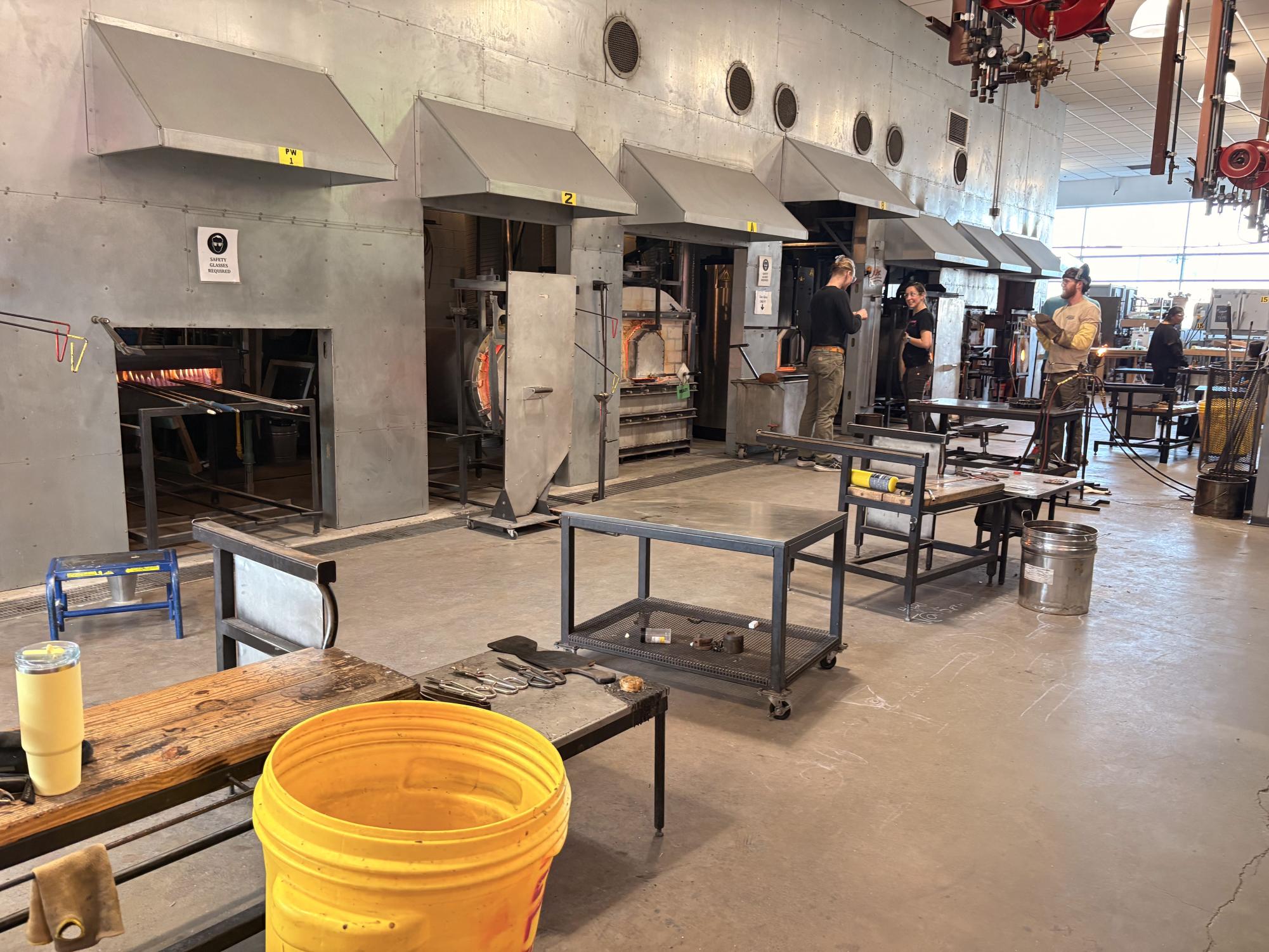 Del Val's art program brings art students to Philadelphia to visit the Philadelphia Museum of Art, the Clay Studio and a glass blowing class at Tyler School in Temple University. 