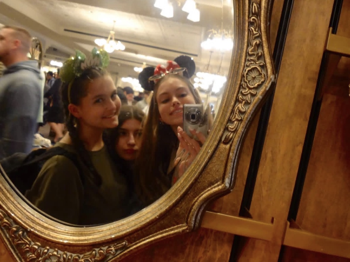 Del Val's performing arts students spent part of their spring break in Orlando, Florida practicing their craft while enjoying Disney's theme parks.