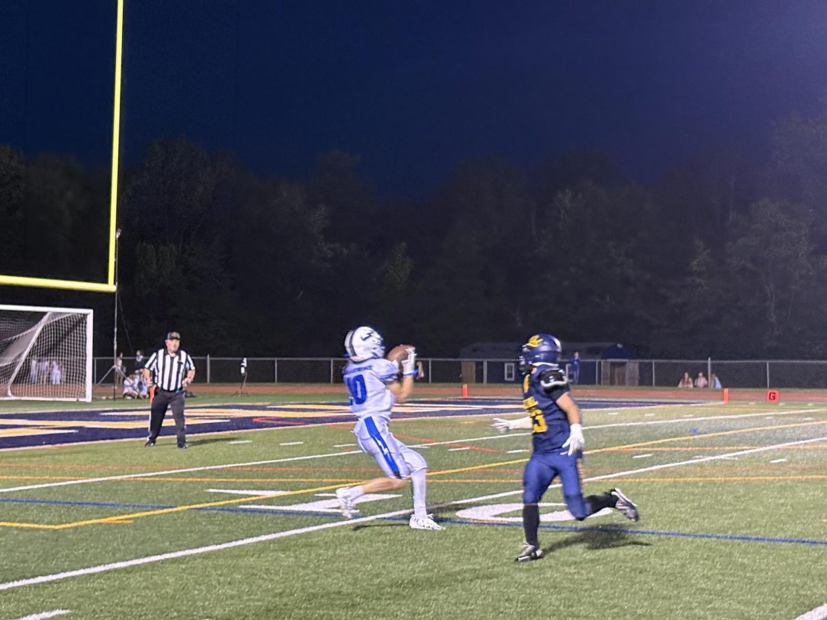 WH catches the ball for TD. 